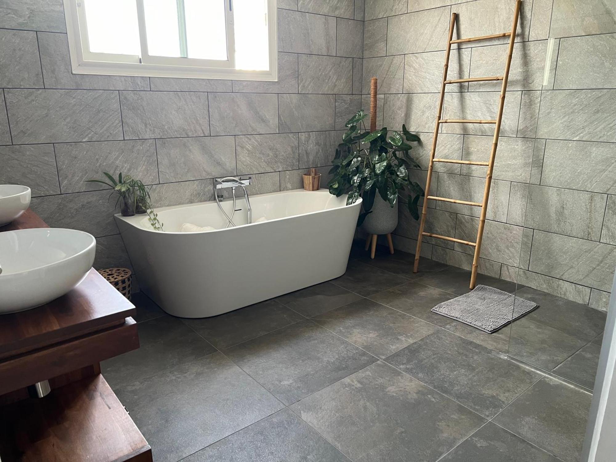 Villa Etang Sale Les Bains Avec Piscine Privee 外观 照片